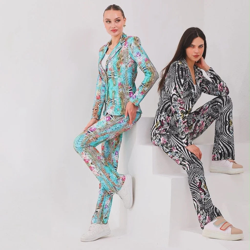 Twee sets: turquoise met bloemen en zebra met bloemen